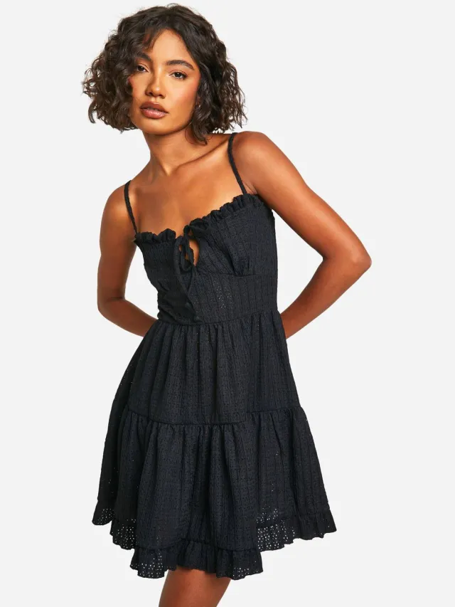 boohoo Dames Tall Textured Frill Smock Dress Zwart