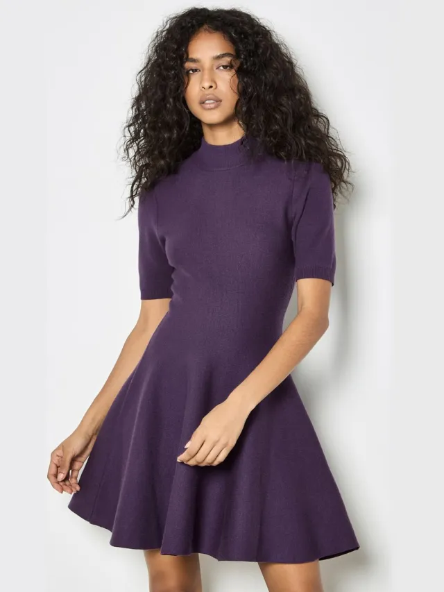 Apricot Mini-jurk van geribbeld breiwerk met getailleerde pasvorm en uitlopende rok Purple