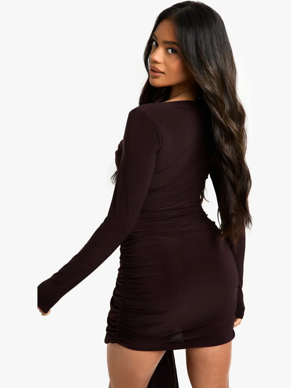 boohoo Dames Geruikelde Twist Detail Mini Jurk chocoladebruin, foto 2