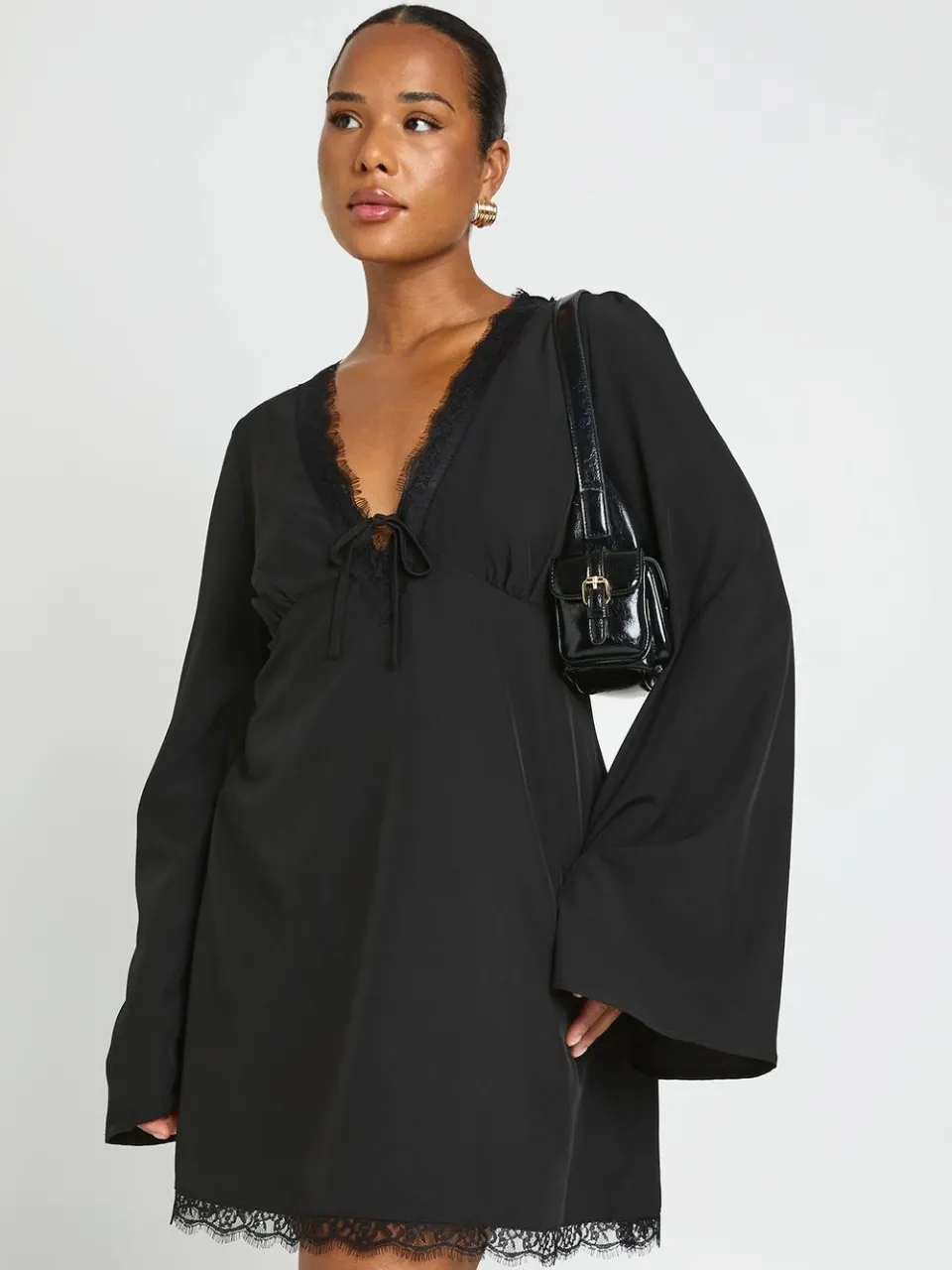 boohoo Dames Plus Mini-jurk Met Lange Mouwen En Kantafwerking zwart, foto 2