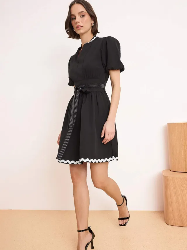 Trendyol TRENDYOLMİLLA Dames Zwart Effen Kort / Mini Kort Casual Skater Jurken