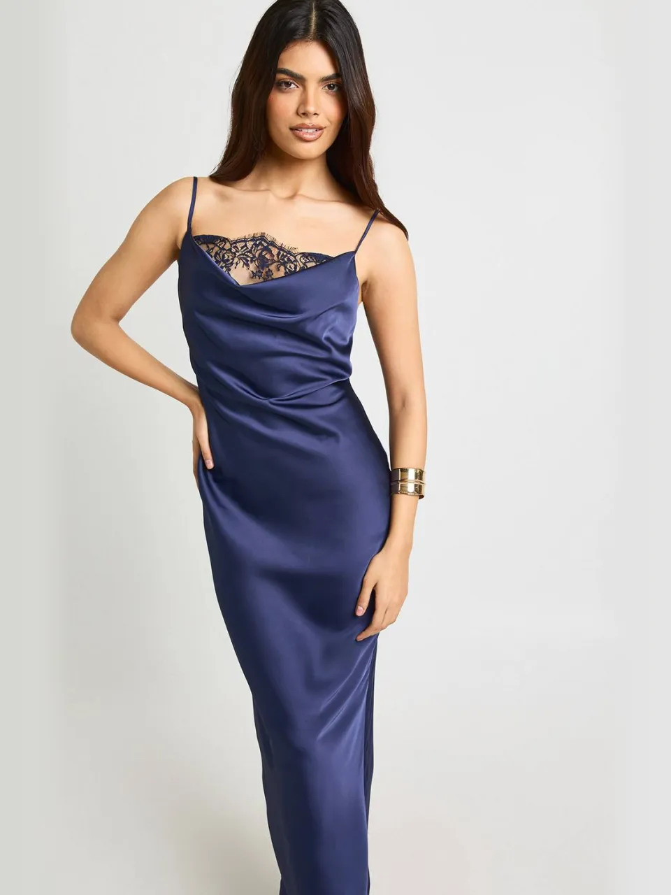 boohoo Dames Satijnkanten maxi slipjurk met cowl-hals midnight blue, foto 3