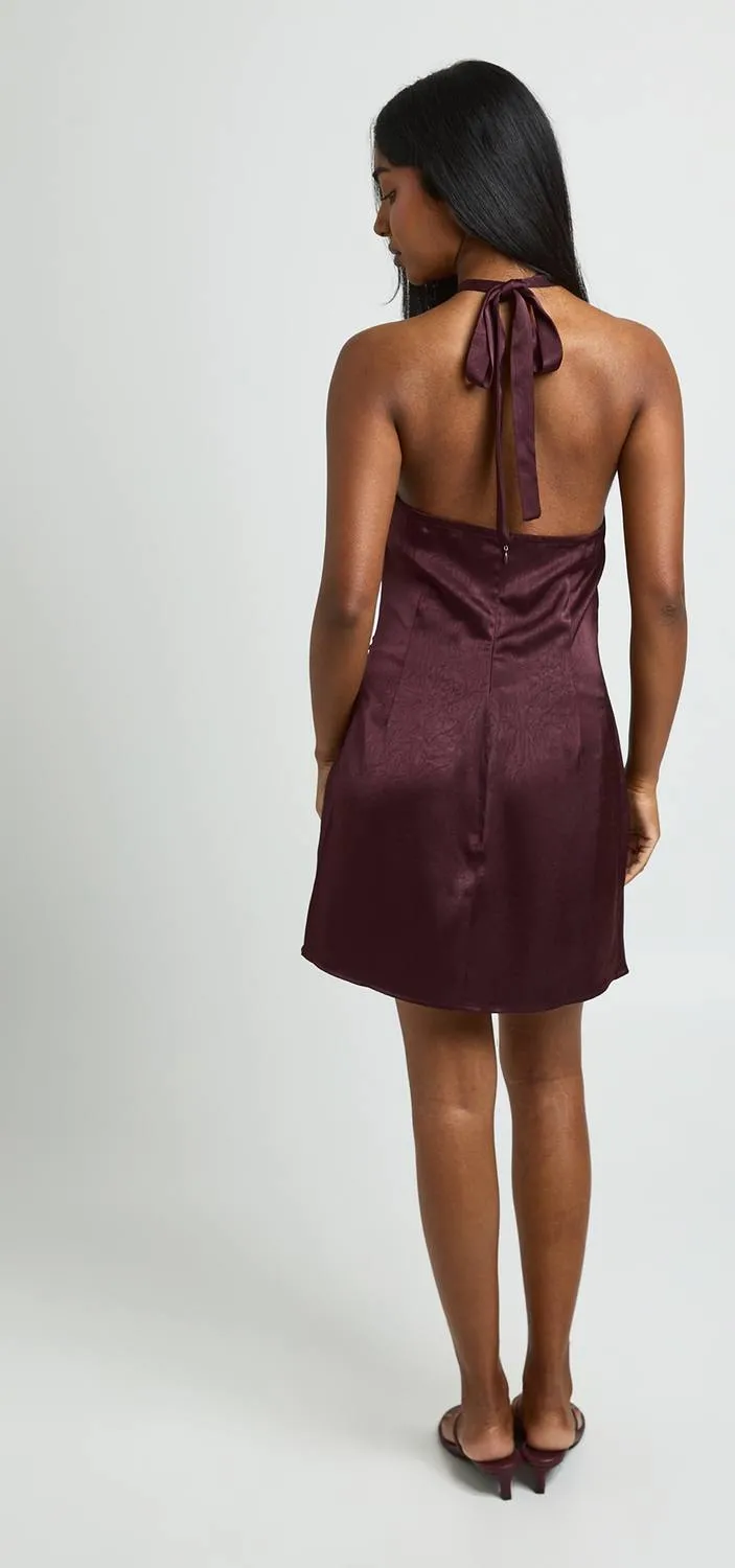 boohoo Dames Satijnen Halterneck Mini-jurk Met Textuur En Drapeerdetail chocoladebruin, foto 2