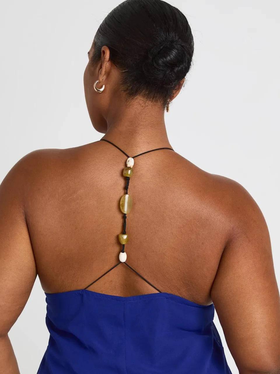 boohoo Dames Plus Hoge Col Open Rug Kralen Detail Maxi Jurk kobaltblauw, foto 4