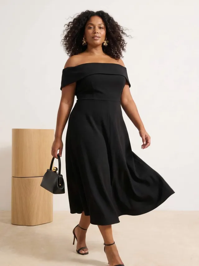 Trendyol Curve Dames Zwart Effen Midi Mouwloos Feest Skater Grote maten Jurk