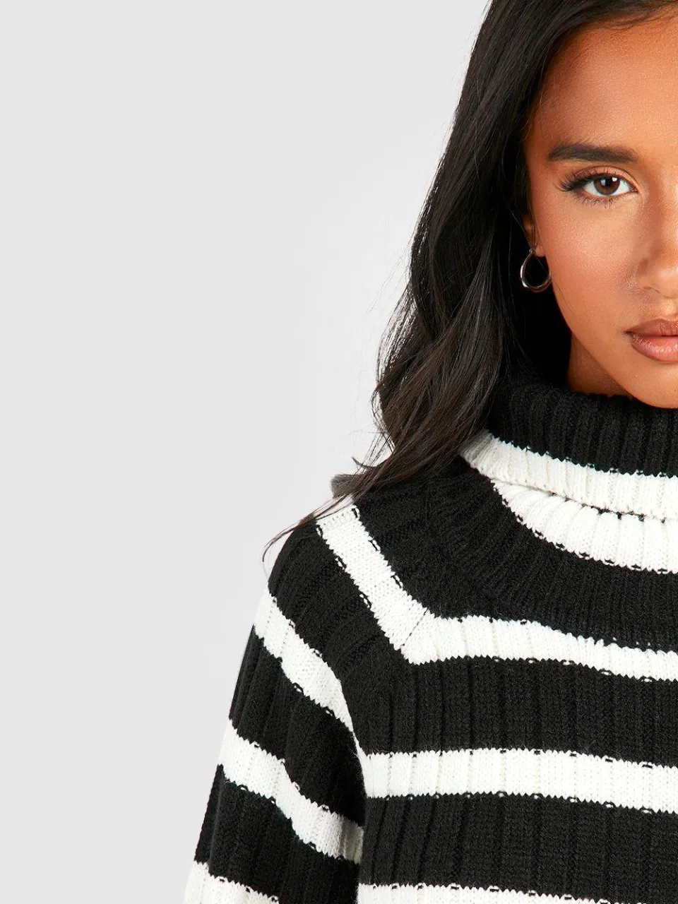 boohoo Dames Petite Rolkraag Brede Mouw Gestreepte Trui-Jurk zwart, foto 4