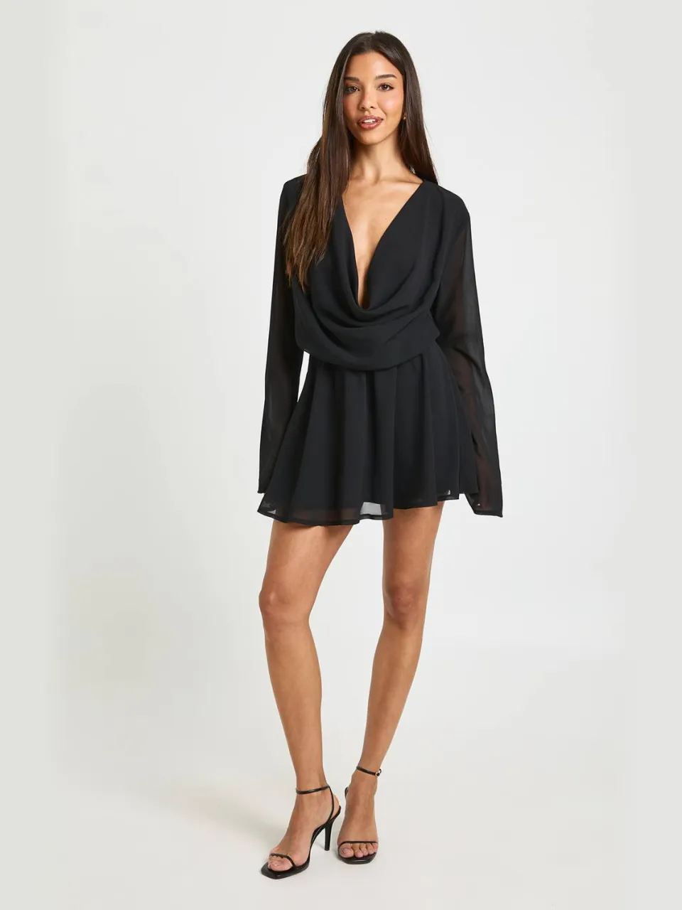 boohoo Dames Chiffon Diepe Cowl Mini Jurk zwart, foto 3