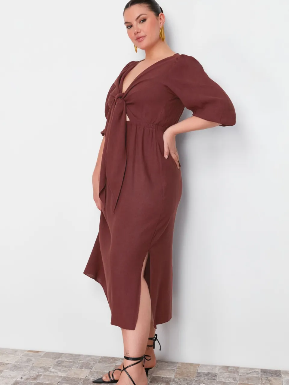 Trendyol Curve Dames Bruin Effen Midi Driekwart mouw Casual A-lijn Grote maten Jurk, foto 2