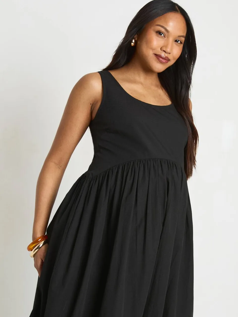 boohoo Dames Zwangerschaps Katoenen Poplin Geplooide Maxi Jurk zwart, foto 2