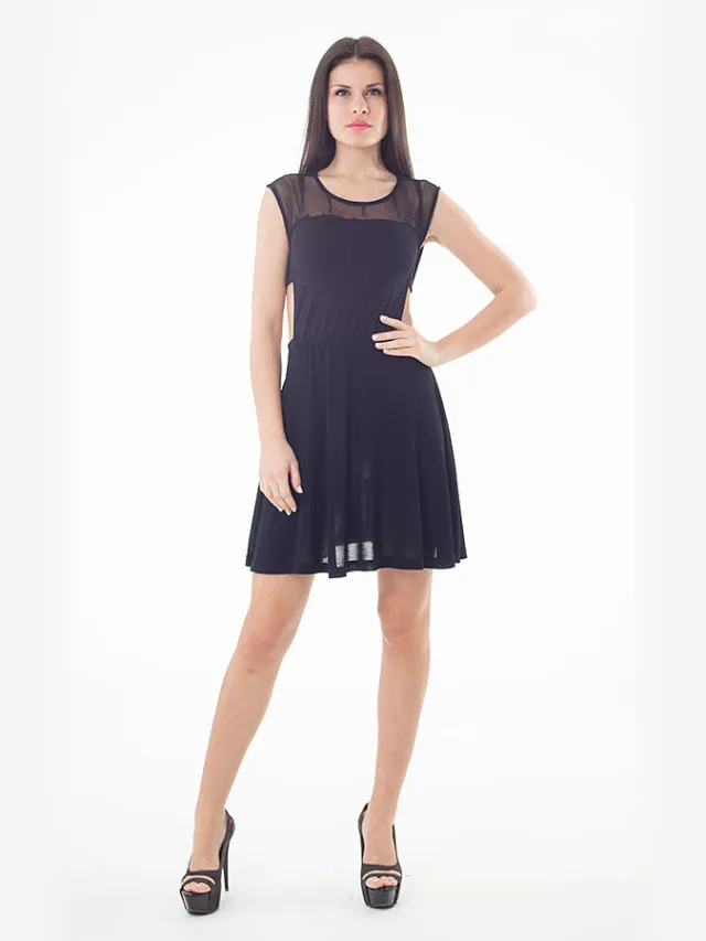 Conquista Sheer Detail Skater Dress Zwart