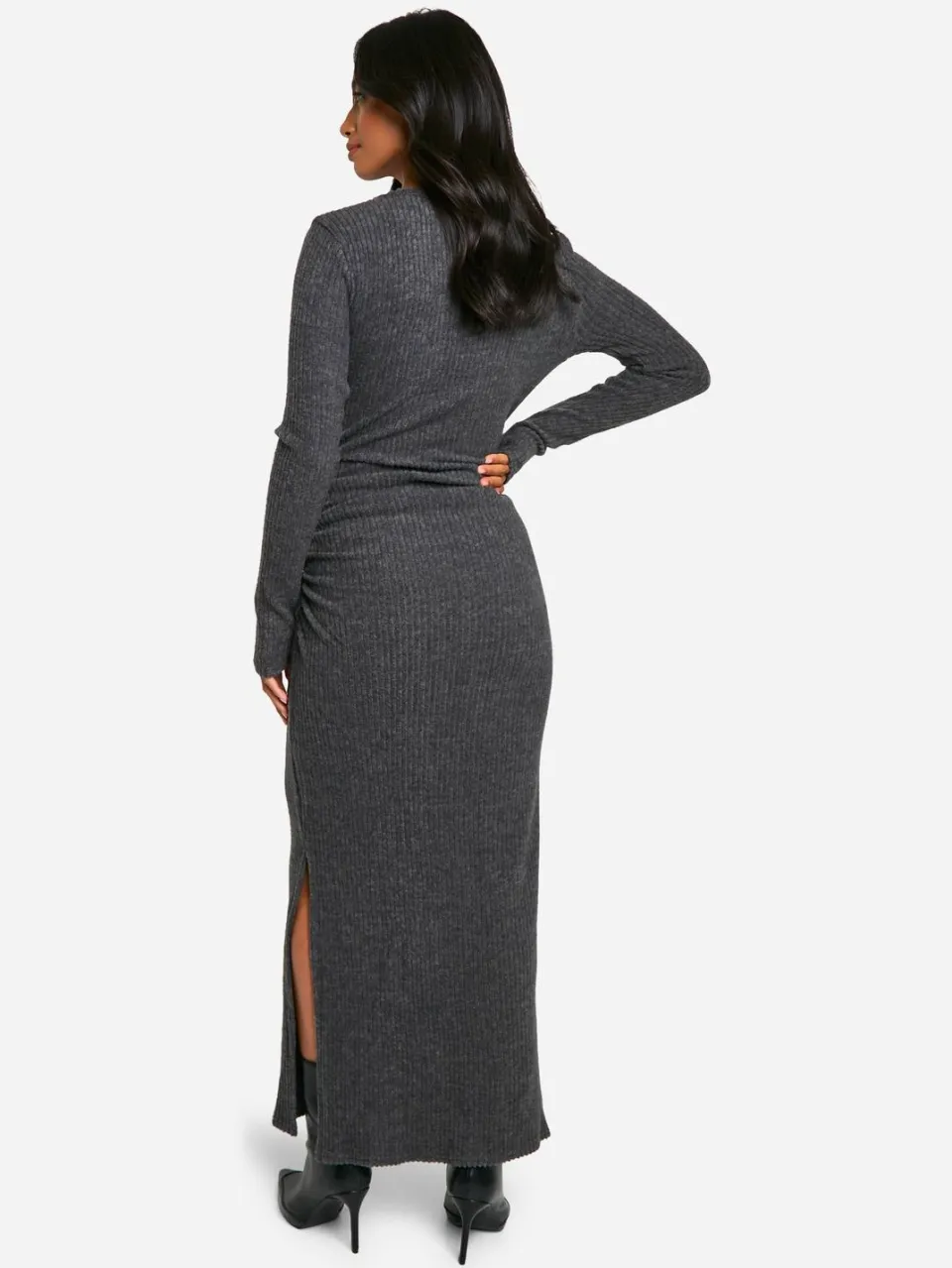 boohoo Dames Petite Geborstelde Rib Maxi-jurk met Lange Mouwen houtskool, foto 2