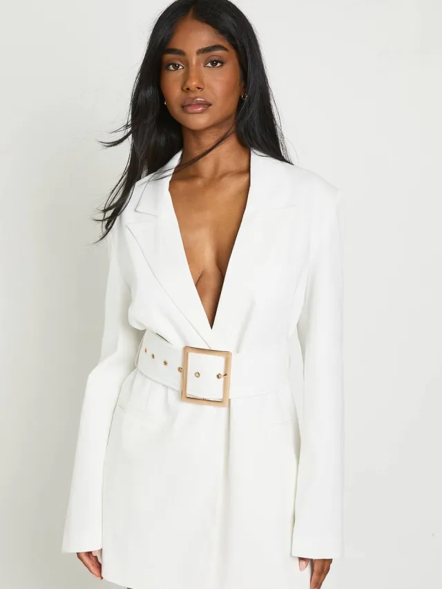 boohoo Dames Oversized Blazerjurk Met Gesp Detail En Getailleerde Snit Ivoor
