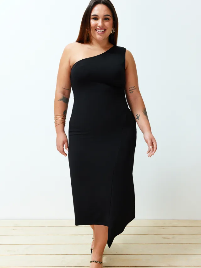 Trendyol Curve Dames Zwart Effen Midi Mouwloos Casual Asymmetrisch Grote maten Jurk