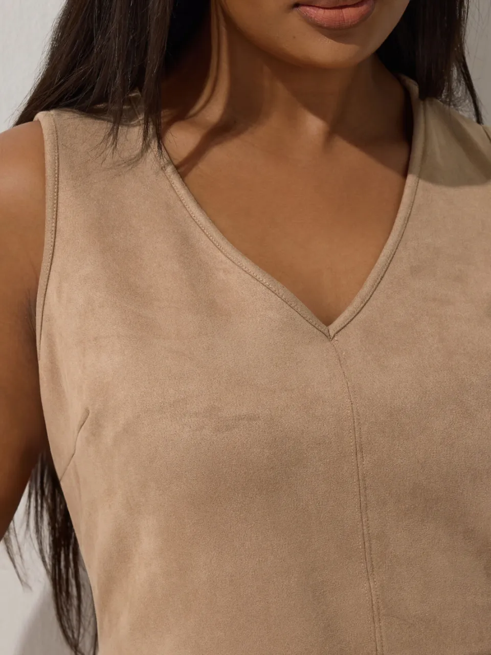 Limited Collection Mini Jurk Van Imitatiesuède Met Vhals In Beige, foto 5