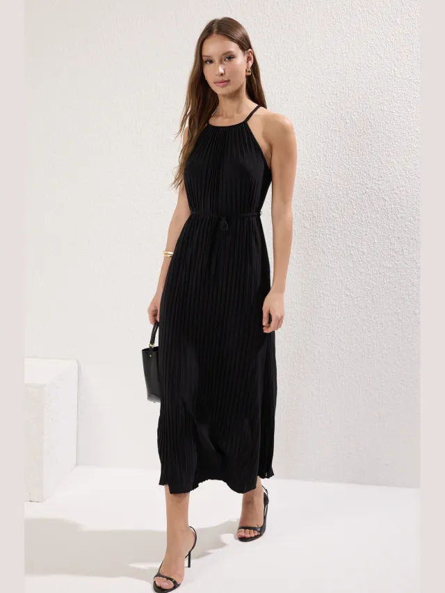 Trendyol TRENDYOLMİLLA Dames Zwart Effen Maxi Mouwloos Casual Skater Jurken