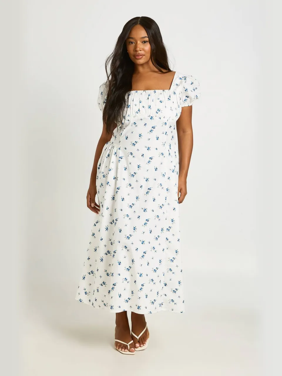 boohoo Dames Plus Ditsy Bloemenprint Melkmeisje Midaxi Jurk wit, foto 3