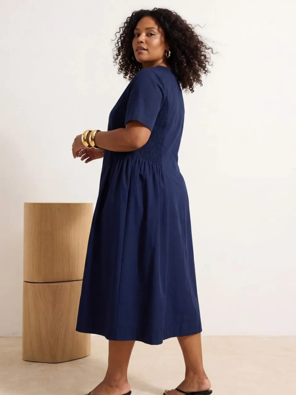 Trendyol Curve Dames Donkerblauw Effen Midi Kort Casual Skater Grote maten Jurk marineblauw/blauw, foto 2