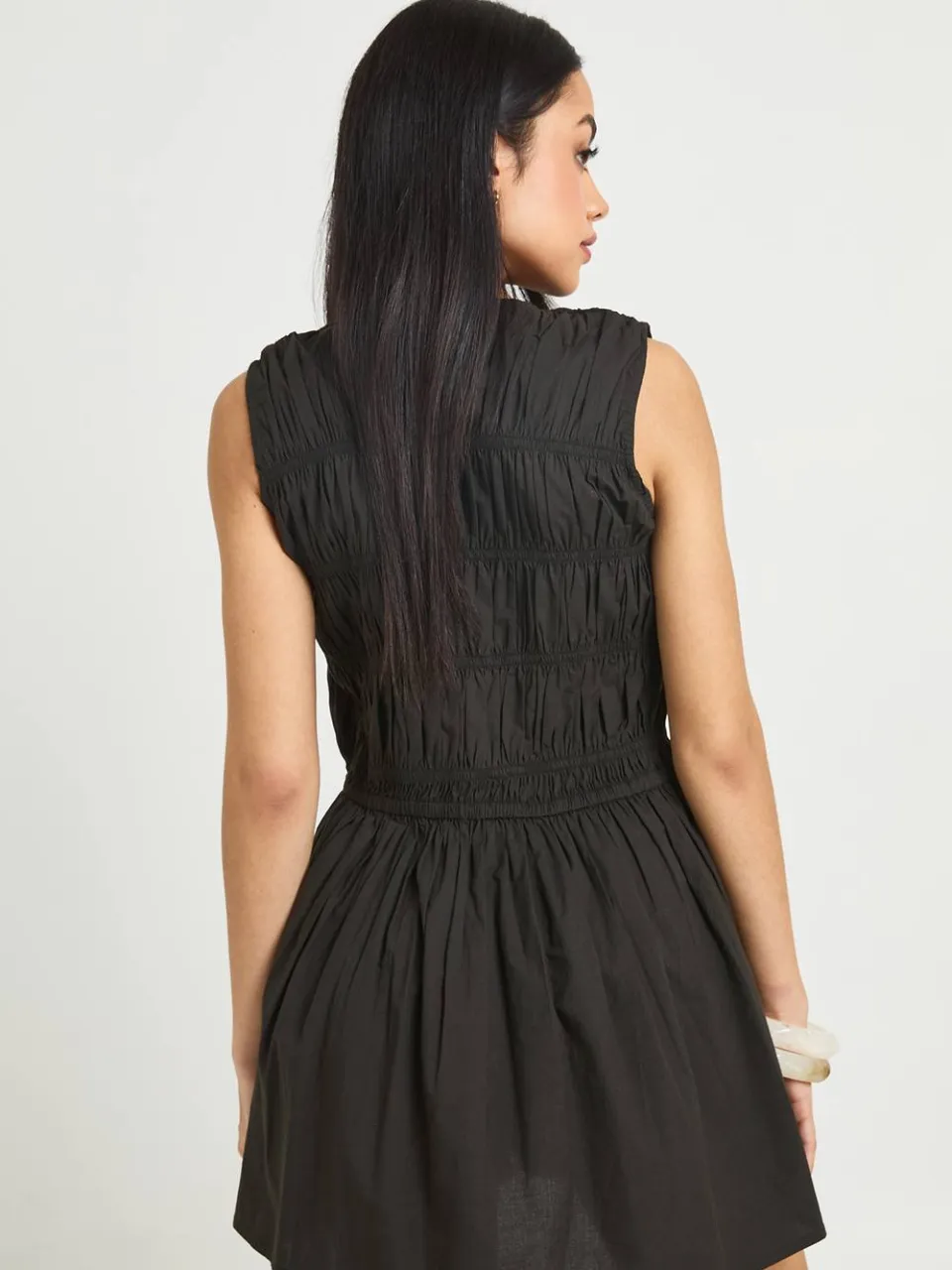 boohoo Dames Katoenen Poplin Mini-jurk Met Gerimpeld Lijfje zwart, foto 2