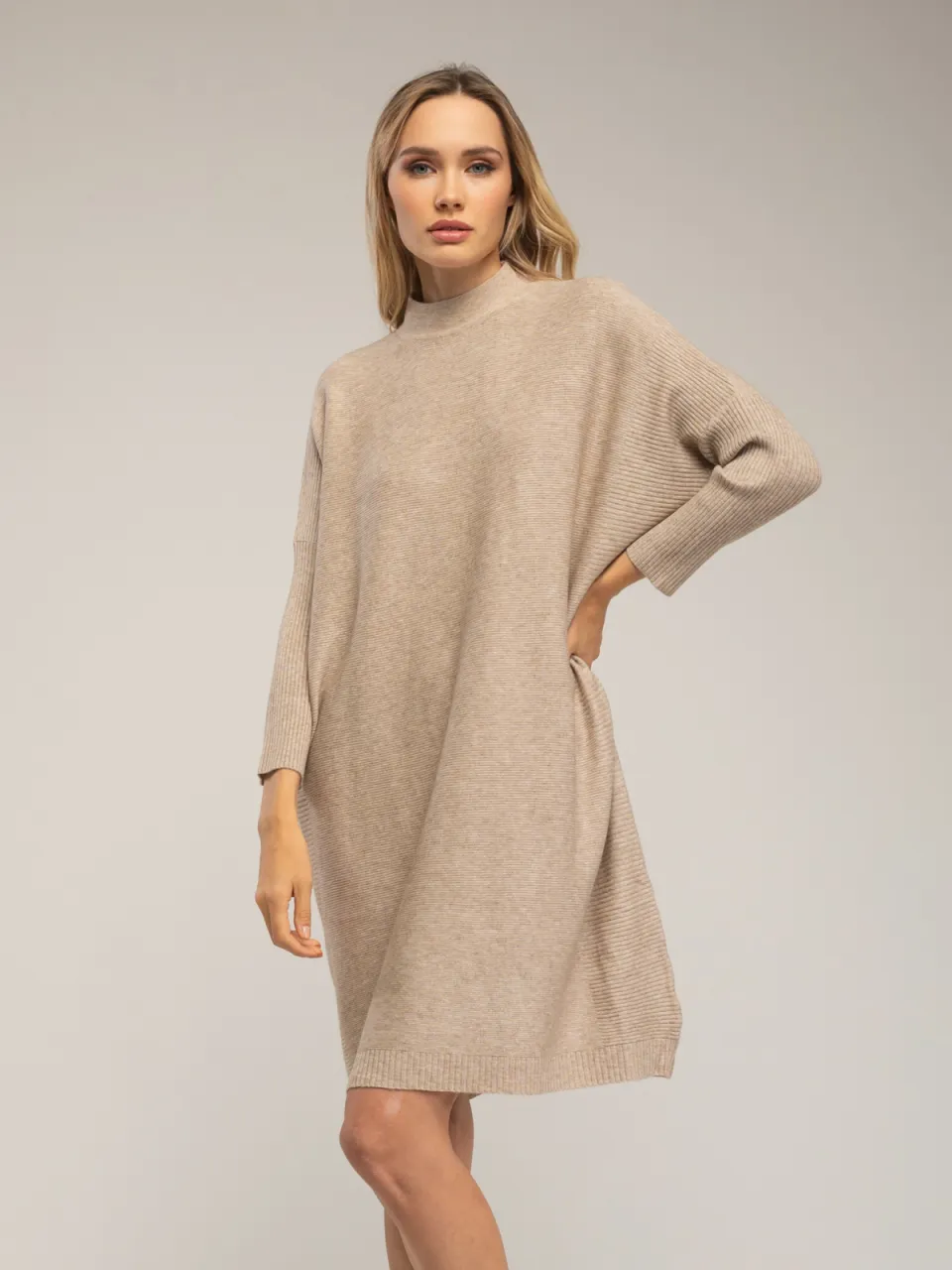 Tantra Loszittende geribde jurk beige, foto 2