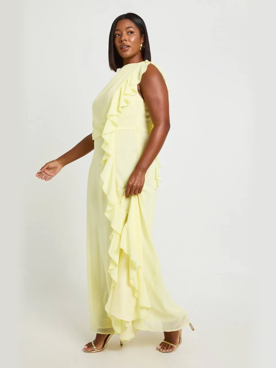 boohoo Dames Plus Chiffon Maxi Jurk Met Hoge Hals En Ruche Detail citroen, foto 3