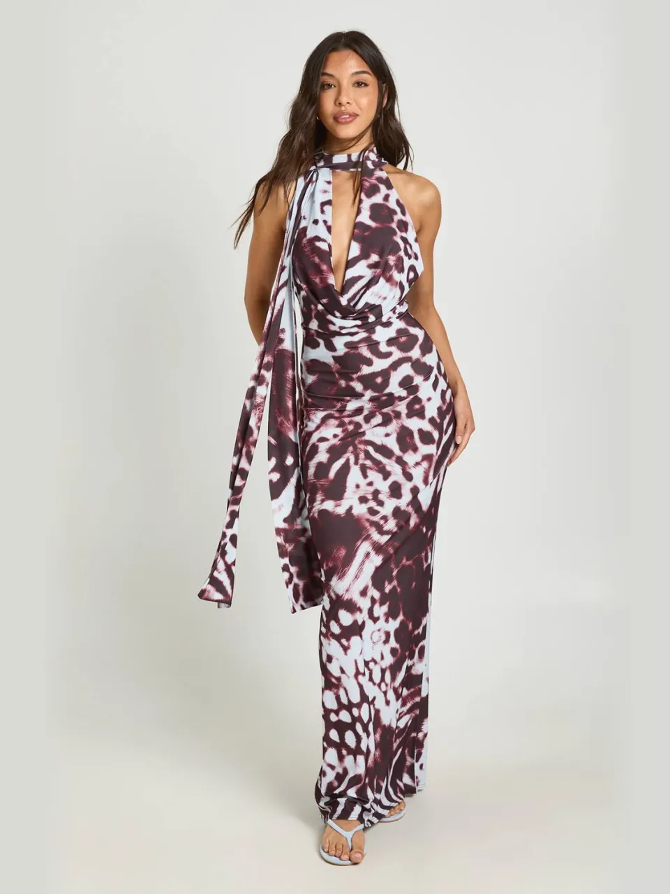 boohoo Dames Maxi-jurk Met Tonaal Abstract Dierenprint En Sjaaldetail chocoladebruin, foto 2