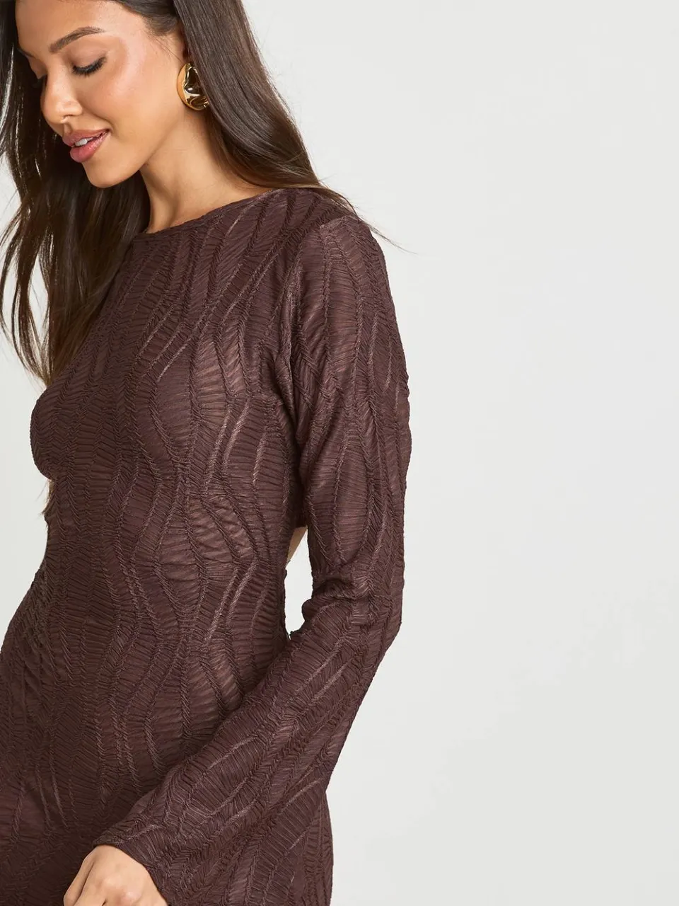 boohoo Dames Gestructureerde Mini-jurk Met Uitlopende Mouwen En Open Rug chocoladebruin, foto 4