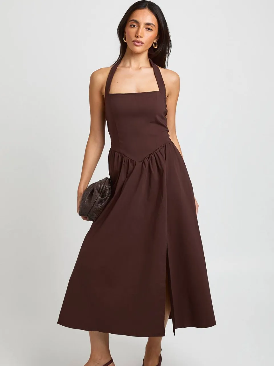 boohoo Dames Bengaline Halter Neck Jurk Met V-taille En Midaxi Lengte chocoladebruin, foto 3