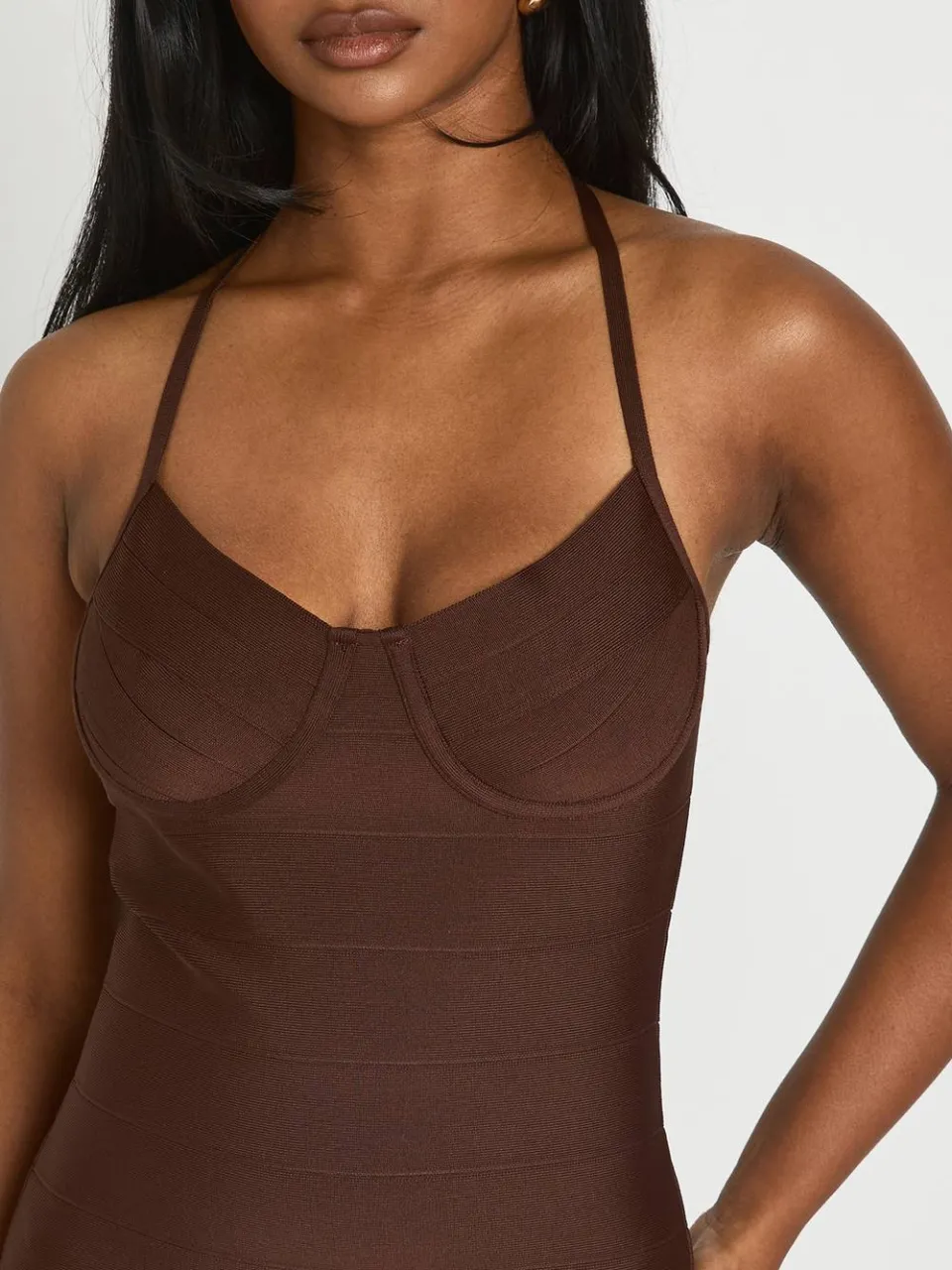 boohoo Dames Premium Bandage Mini Jurk Met Underbust Detail chocoladebruin, foto 4