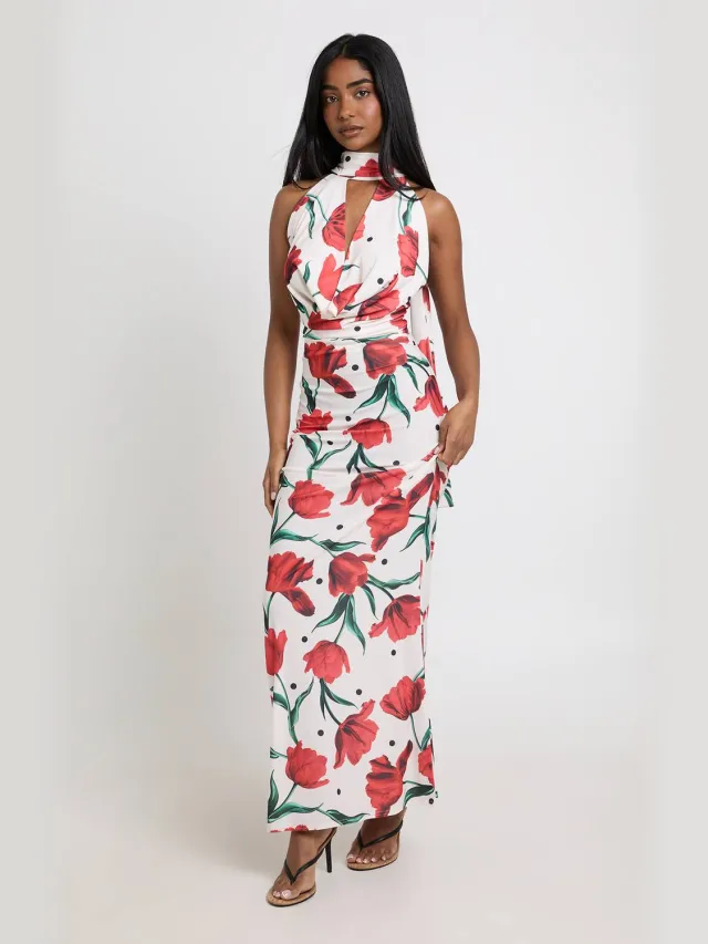 boohoo Dames Maxi Jurk Met Tonale Bloemenprint, Polkadots En Sjaalkraag Crème
