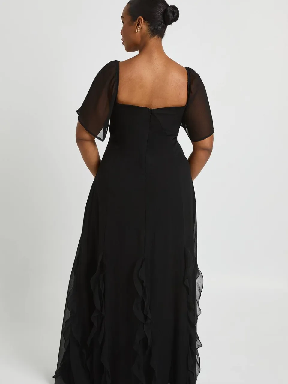 boohoo Dames Plus Chiffon Pofmouw Ruffle Maxi Jurk zwart, foto 2