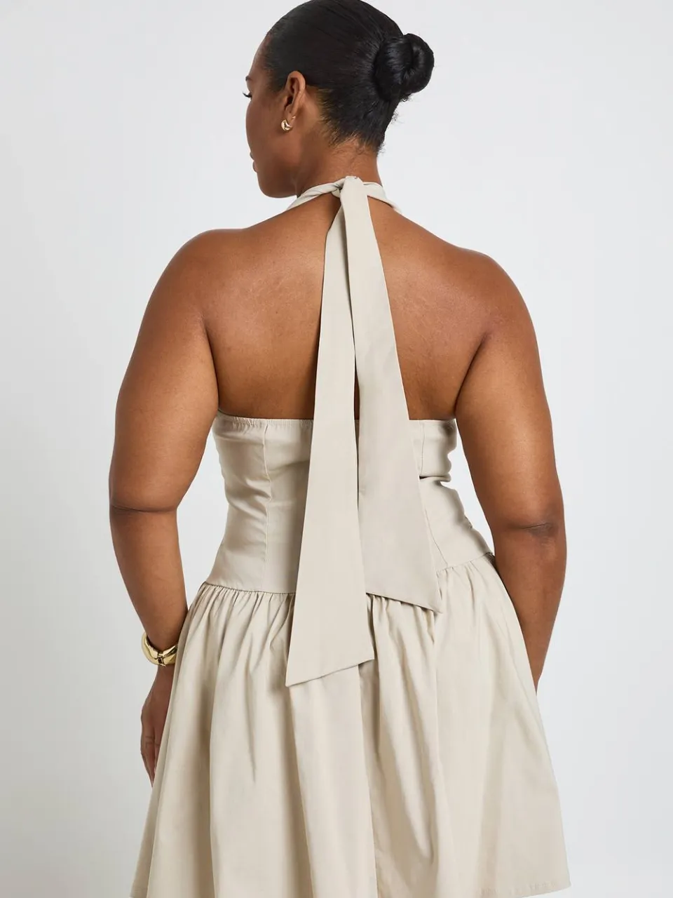 boohoo Dames Plus Bengaline Halter Skater Jurk Met Knoopsluiting steen, foto 2