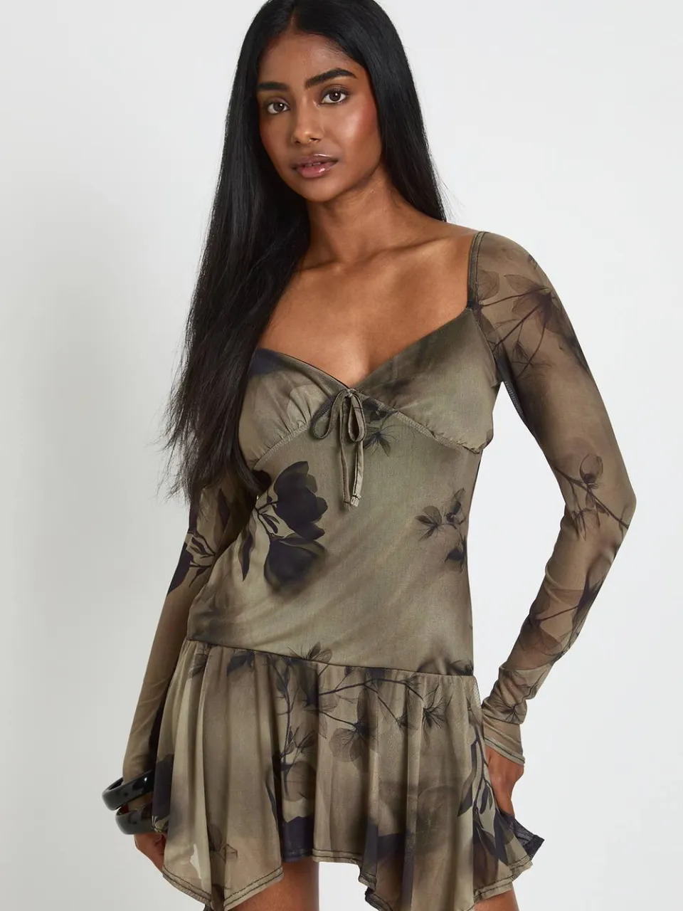 boohoo Dames Skater Jurk Met Bloemenprint, Mesh, Vierkante Hals En Ruches Zoom olijf, foto 4