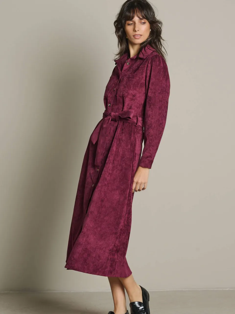 LOLALIZA fluwelen midi blousejurk - aubergine, foto 4