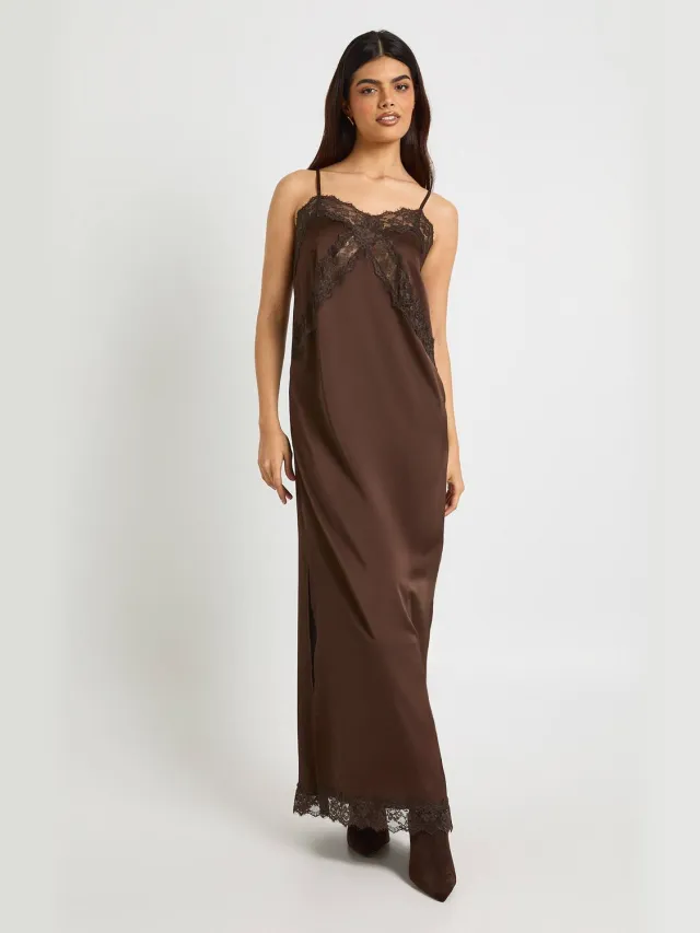 boohoo Dames Satijn Kant Mix Kolom Maxi Jurk Chocoladebruin