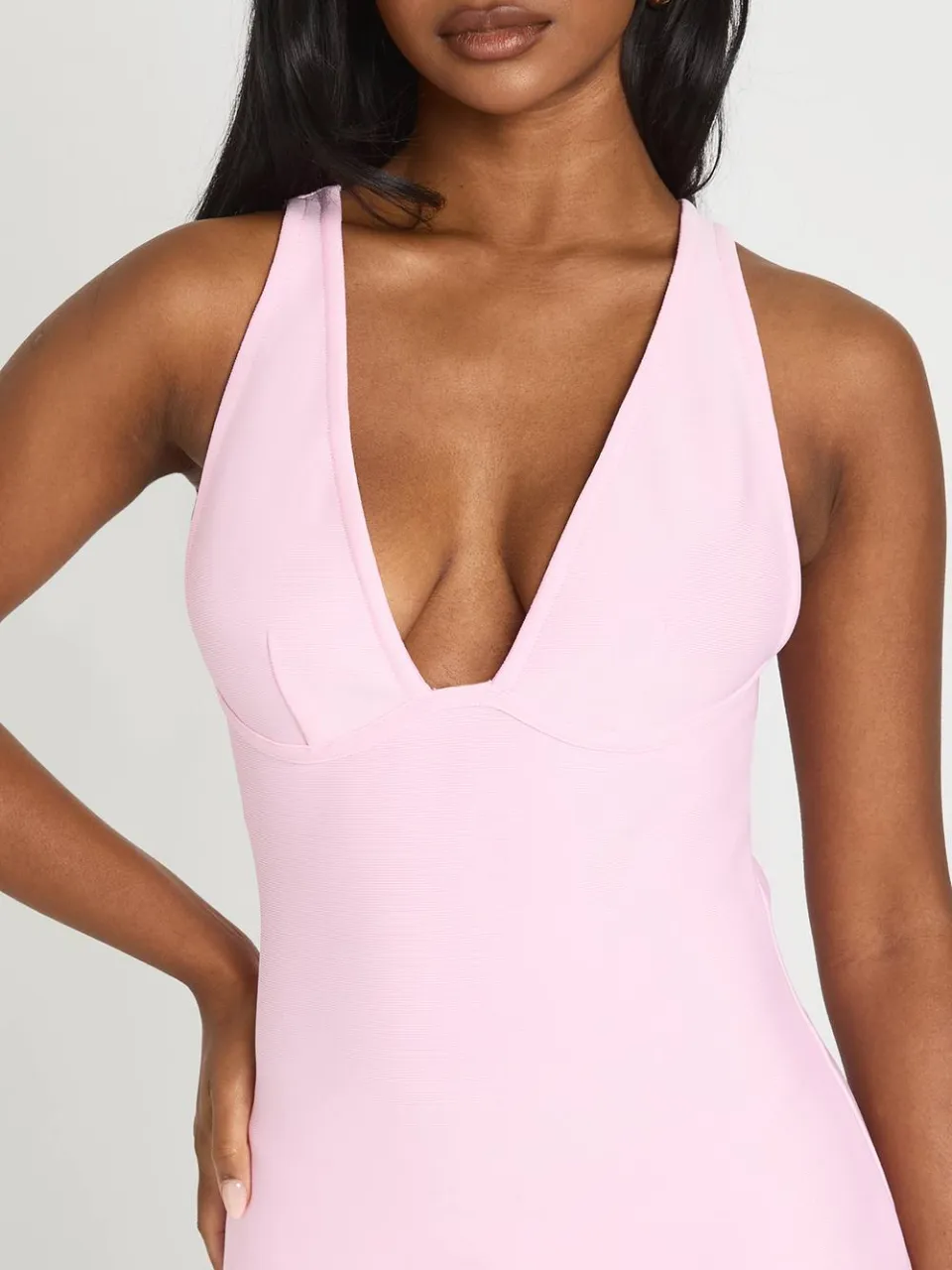 boohoo Dames Premium Bandage Trim Detail Halter Mini Jurk pastelroze, foto 4
