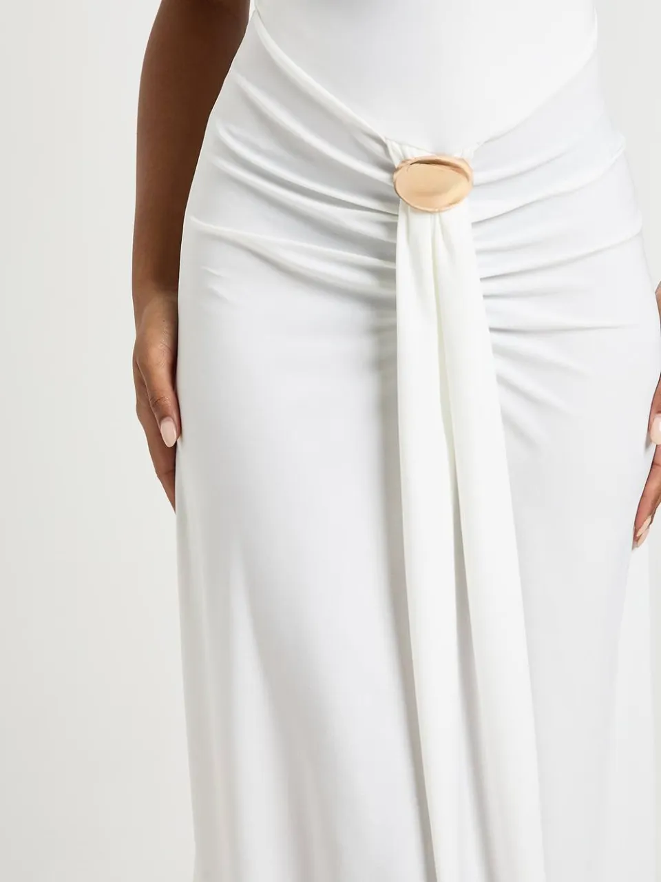 boohoo Dames Glanzende Maxi-jurk Met Gouden Details, Halternek En Geplooid Front, foto 3