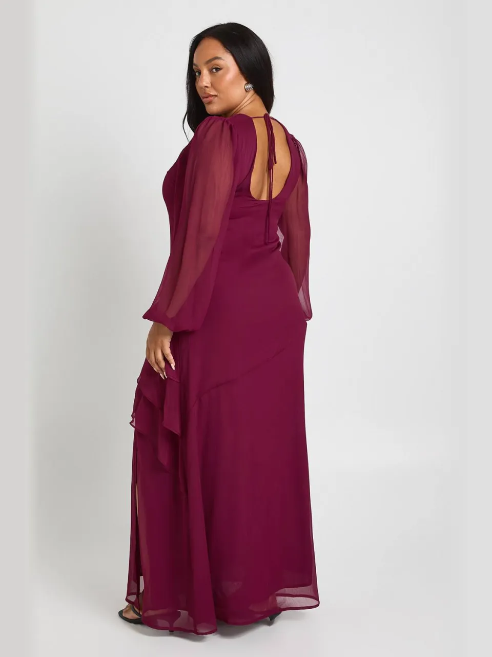 boohoo Dames Plus chiffon maxi-jurk met ruches bordeaux rood, foto 3