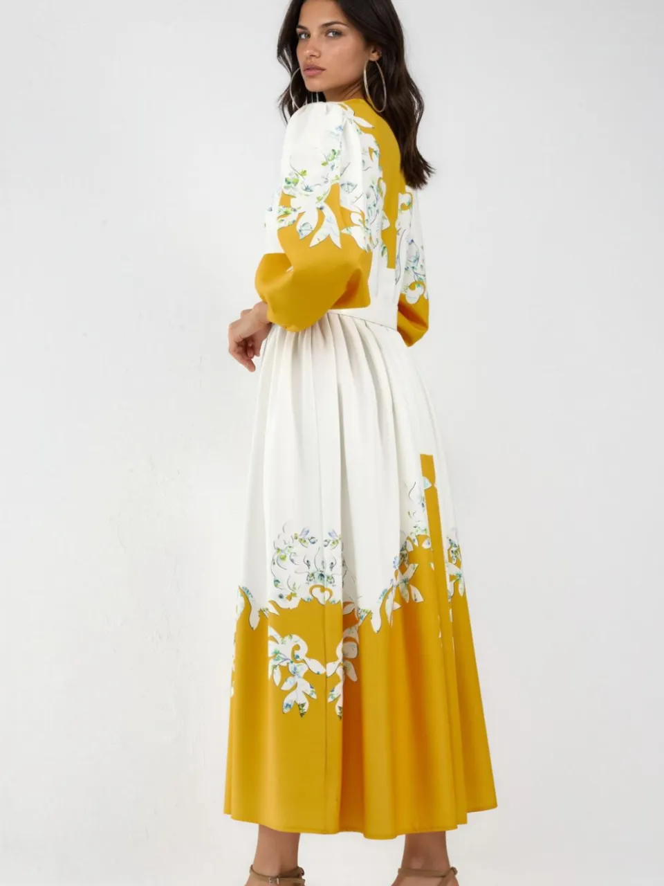 MSN Collection Bloemen Maxi Jurk met V-hals en Knoopdetails geel, foto 2