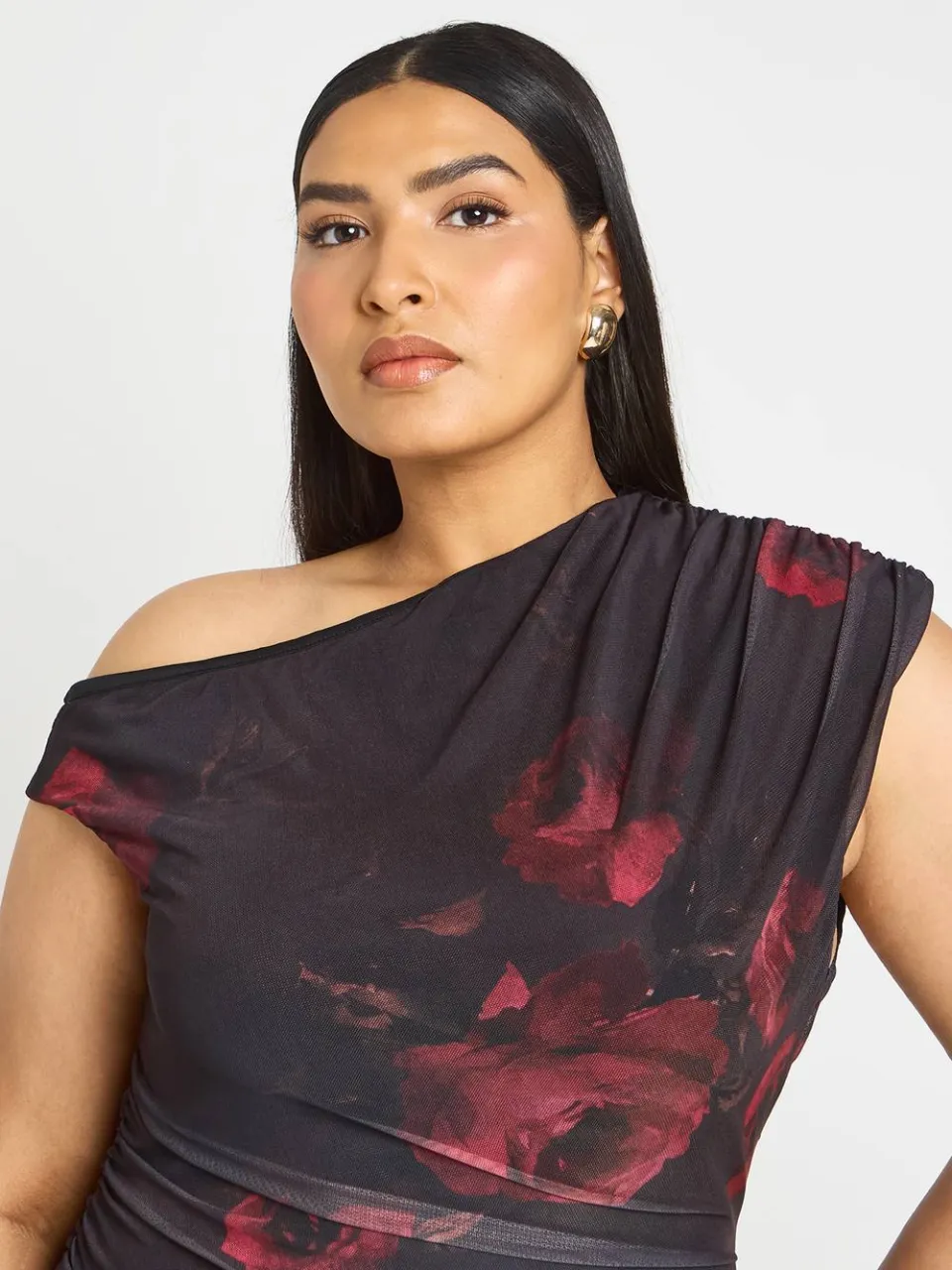 boohoo Dames Plus Bloemen Mesh Asymmetrische Maxi Jurk zwart, foto 4