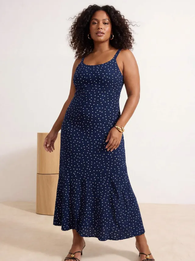 Trendyol Curve Dames Donkerblauw Stippen Maxi Mouwloos Casual Zeemeermin Grote maten Jurk Marineblauw/Blauw