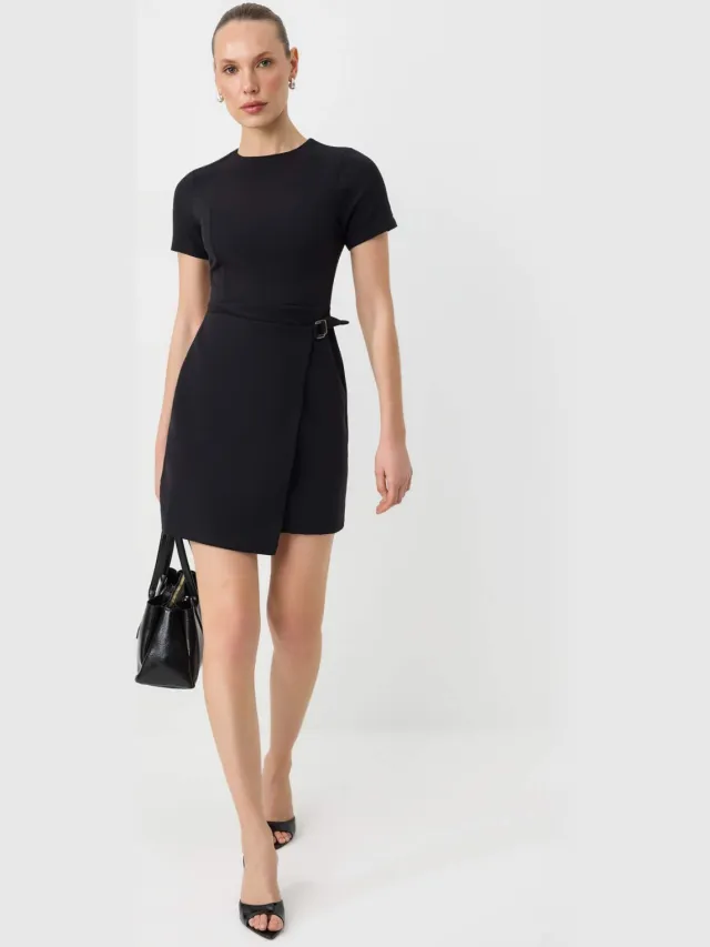 Trendyol TRENDYOLMİLLA Dames Zwart Effen Kort / Mini Kort A-lijn Jurken