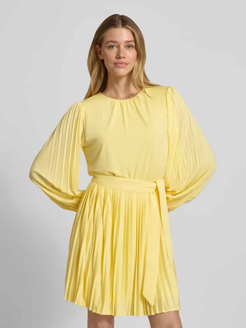 GUIDO MARIA KRETSCHMER WOMAN cocktailjurk met plissévouwen model 'Celina' lichtgeel, foto 4
