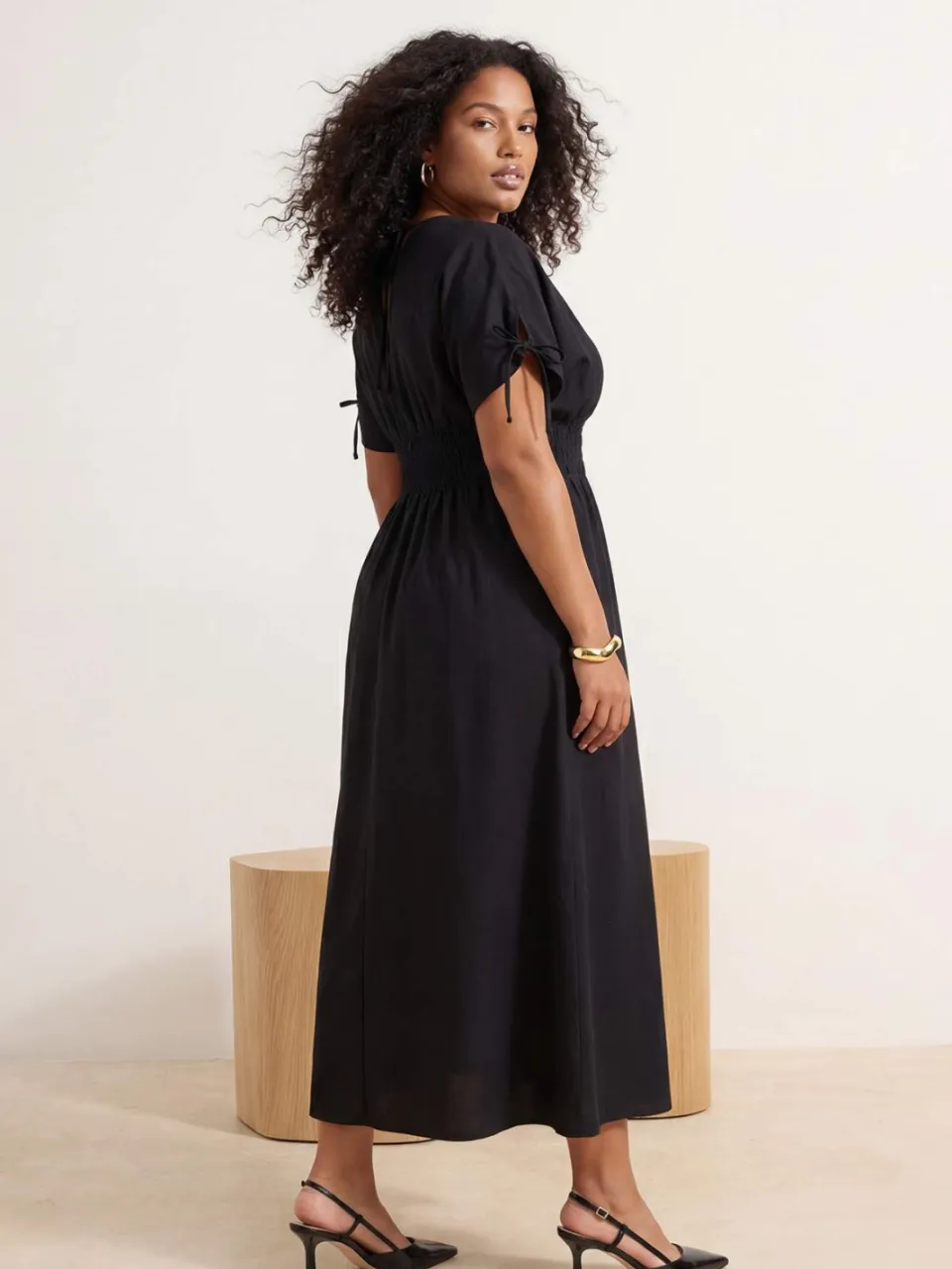 Trendyol Curve Dames Zwart Effen Midi Kort Casual Skater Grote maten Jurk, foto 2