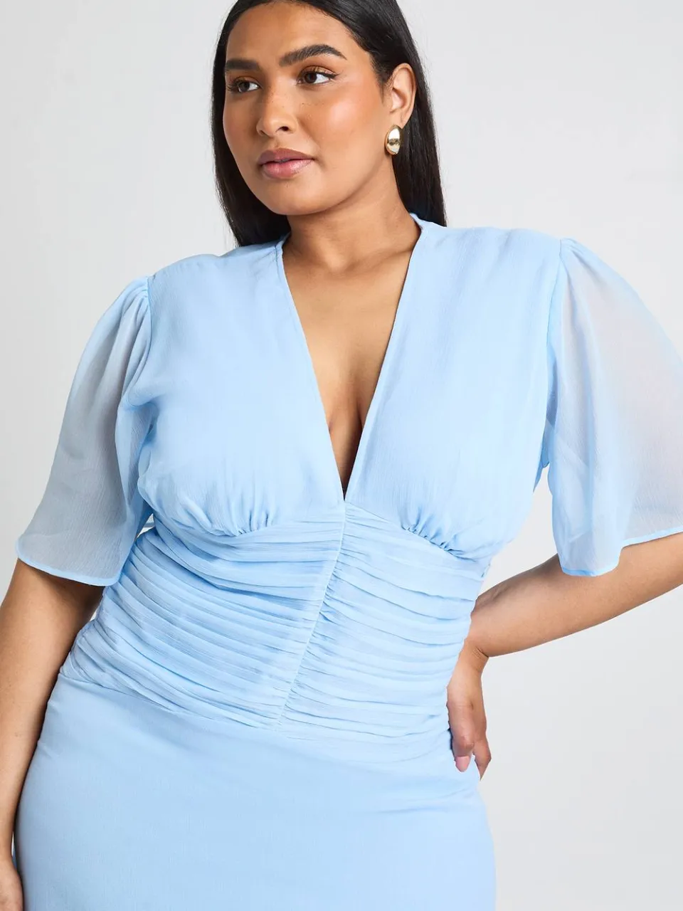boohoo Dames Plus Chiffon Geplooide Taille Maxi Jurk poederblauw, foto 4