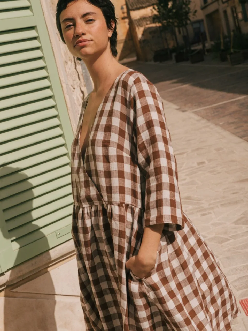 AmourLinen dames vegan Jurk Daphne Mokka Gingham bruin, foto 2