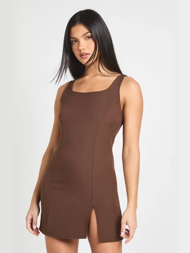 boohoo Dames Getailleerde Mini Jurk met Vierkante Halslijn Chocoladebruin