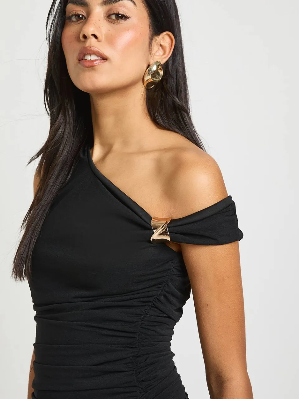 boohoo Dames Asymmetrische Mini Jurk met Drapering en Trim Detail zwart, foto 4