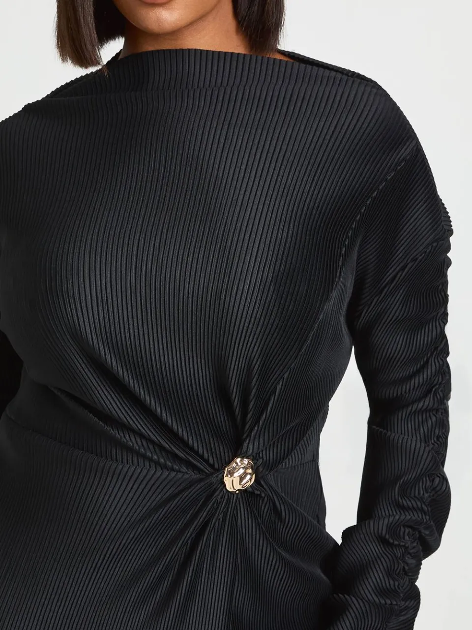 boohoo Dames Plus Goudkleurige Plisse Skater Jurk Met Gouden Afwerking, foto 4