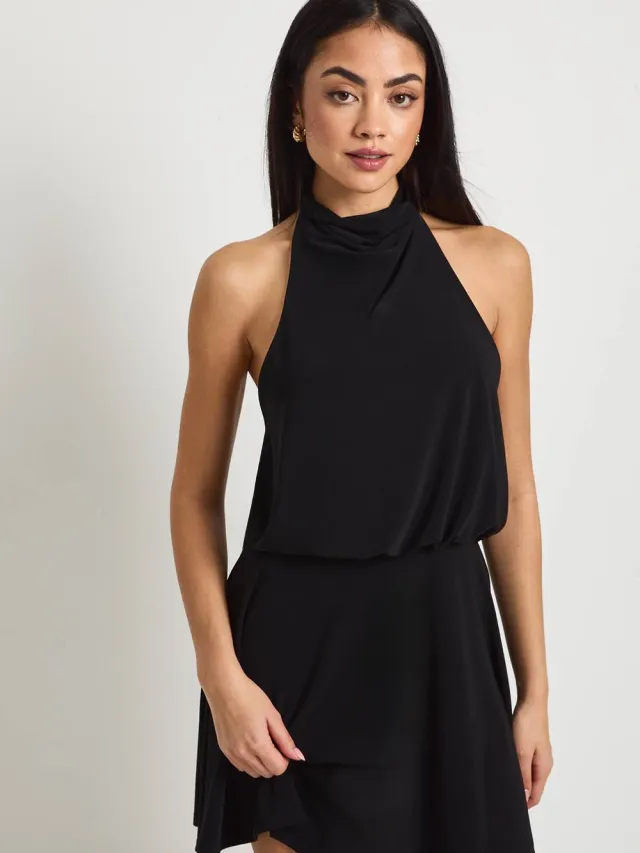boohoo Dames Soepelvallende Halter Backless Skater Jurk Zwart