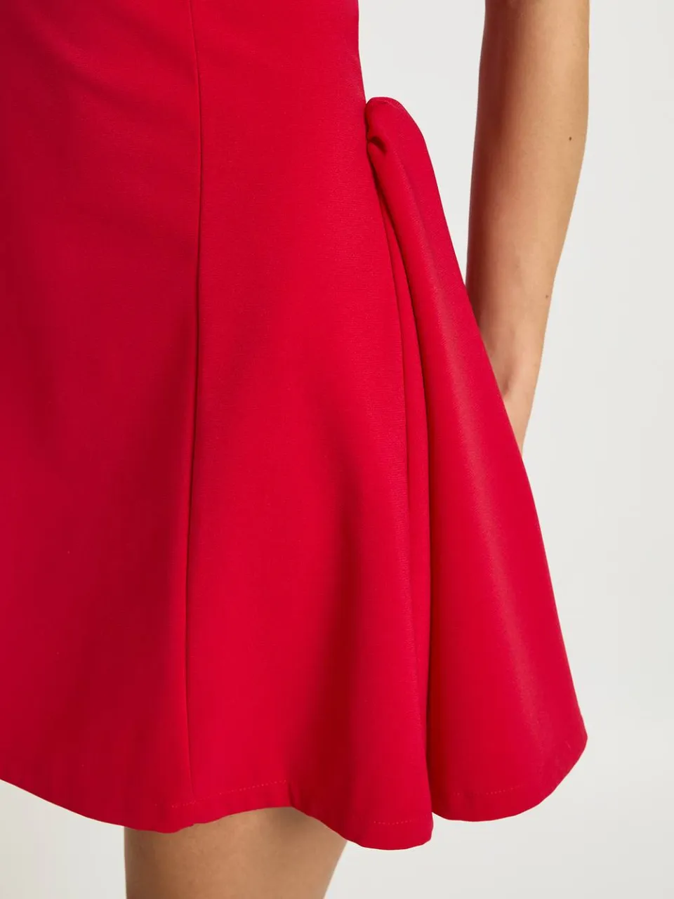 boohoo Dames Lange mini-jurk met vierkante halslijn en volledige rok rood, foto 4